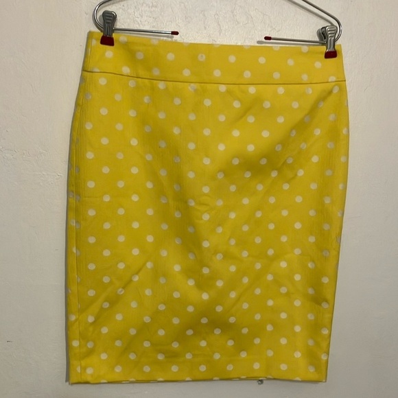 Ann Taylor Dresses & Skirts - 🌈 Ann Taylor yellow polka dot pencil skirt size 8